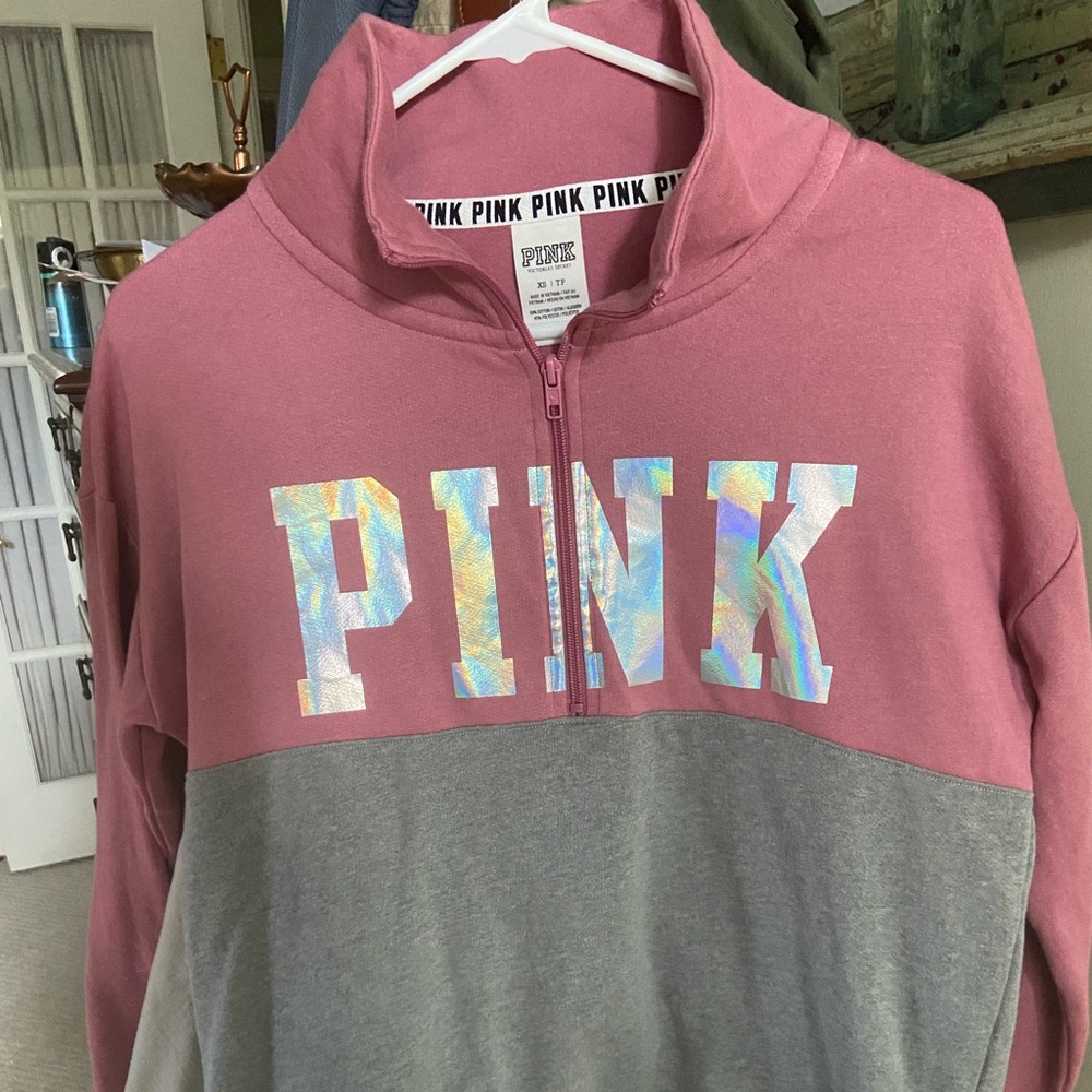 Long sleeve Victoria secret fleece top.